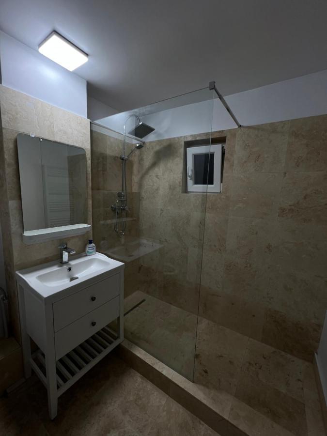 The Urban Hub 2 Appartement Iasi Buitenkant foto