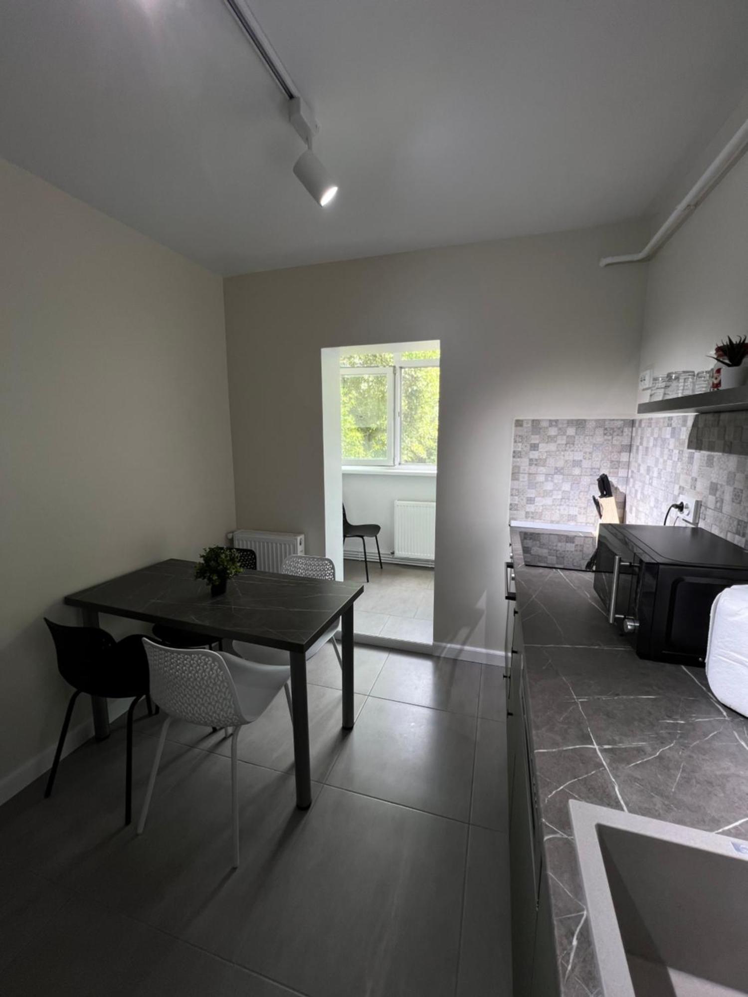 The Urban Hub 2 Appartement Iasi Buitenkant foto